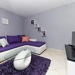 Happy Home Apartment